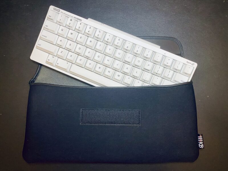 カバーにHHKBを入れて会社ヘ持っていく