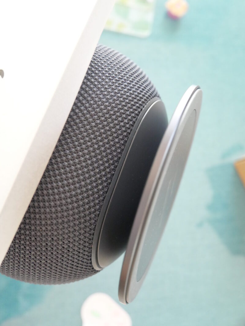 Echo Show 8とAmazon純正スタンドの接続部分クローズアップ