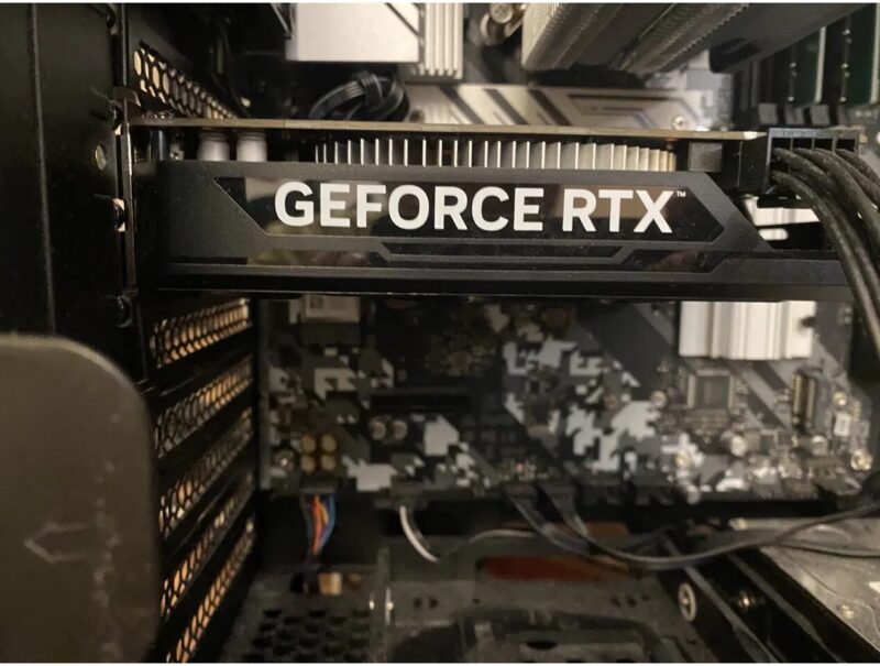 ガレリアPCのGeForce RTX装着状態とPCIE2スロット位置
