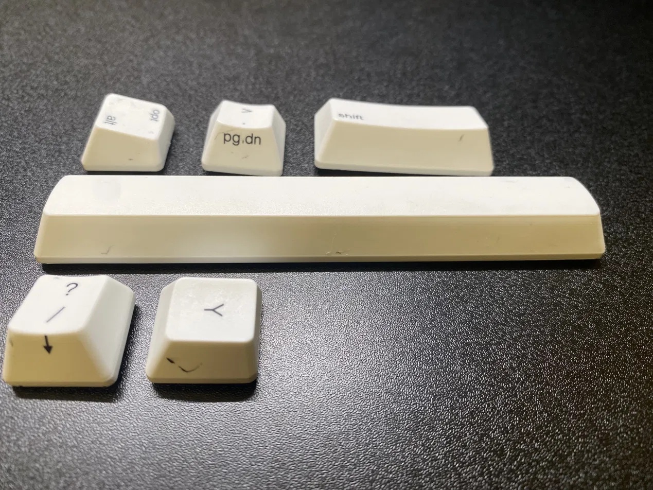 超音波洗浄を水道水のみで4分行った後のキートップ