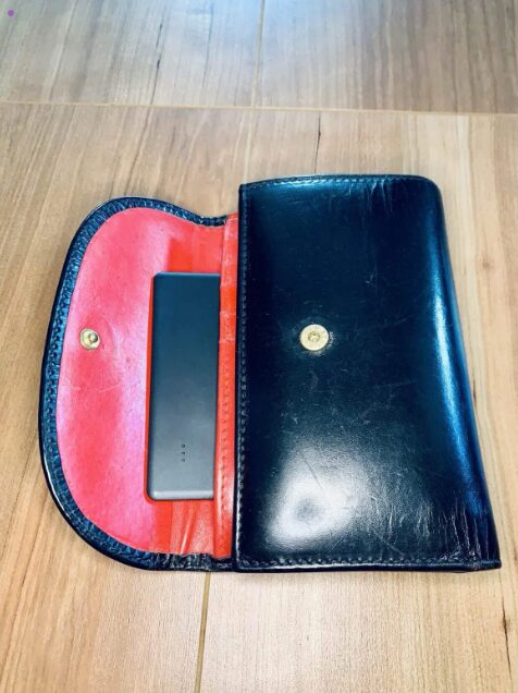財布に入れたTile slim