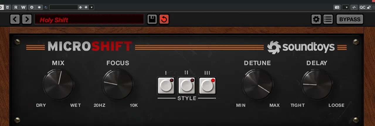MicroShiftのプリセットHoly Shiftを読み込んだ画面。Mix、Focus、Style、Detune、Delayの各ノブ配置
