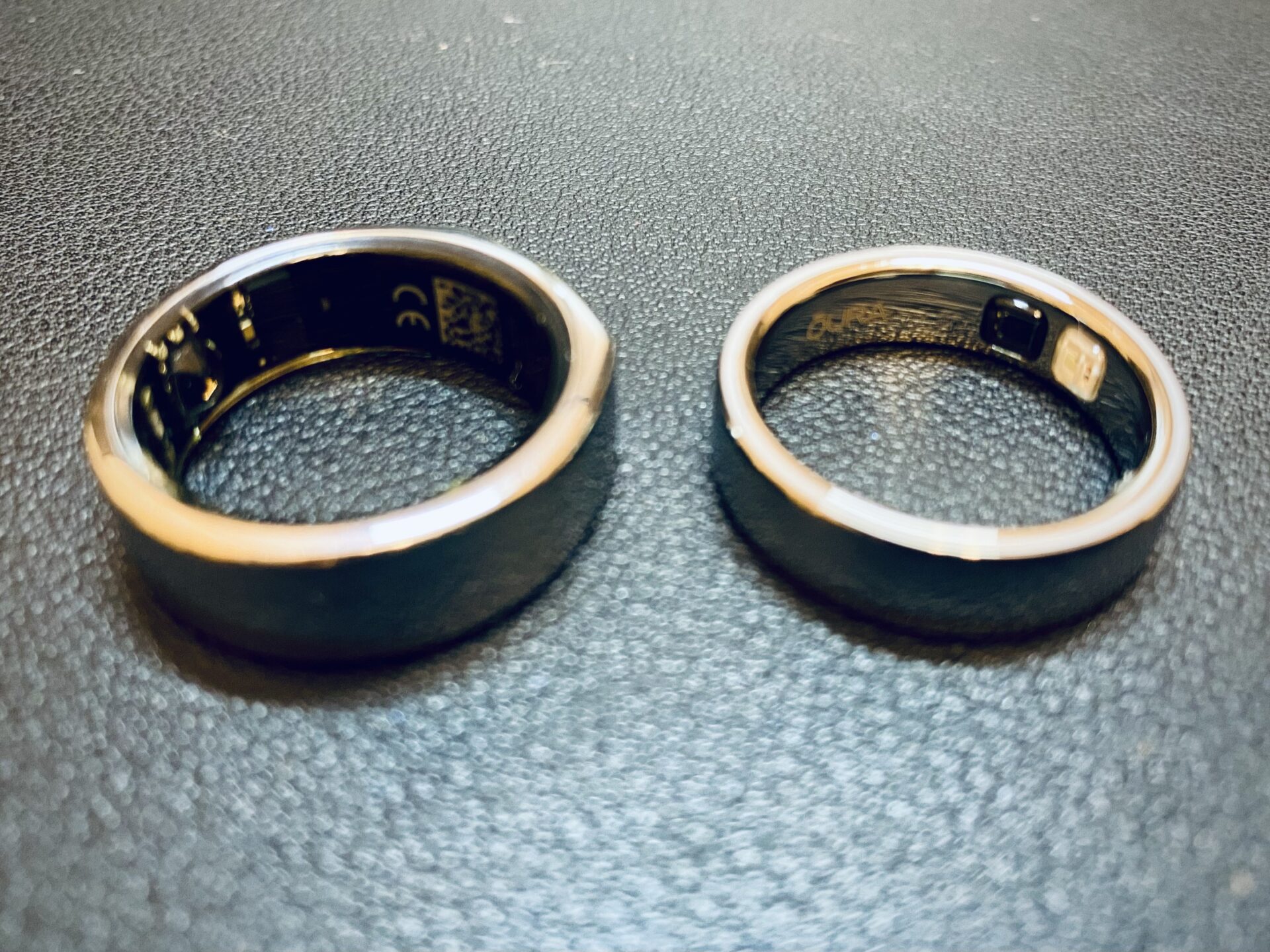 Oura Ring Gen3とGen5の外観・厚みの比較