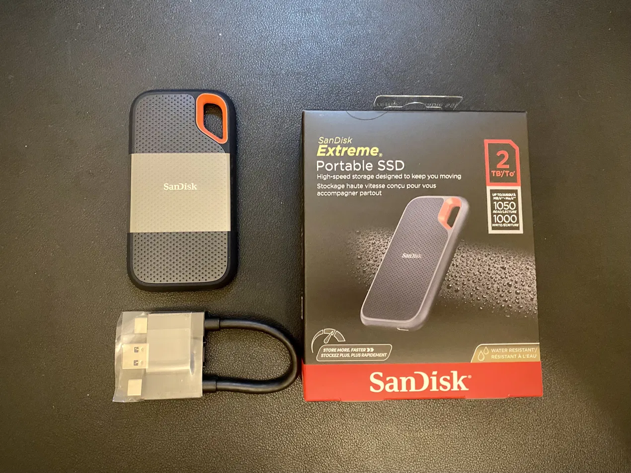 SanDisk Extreme Portable SSD 2TB パッケージと付属品