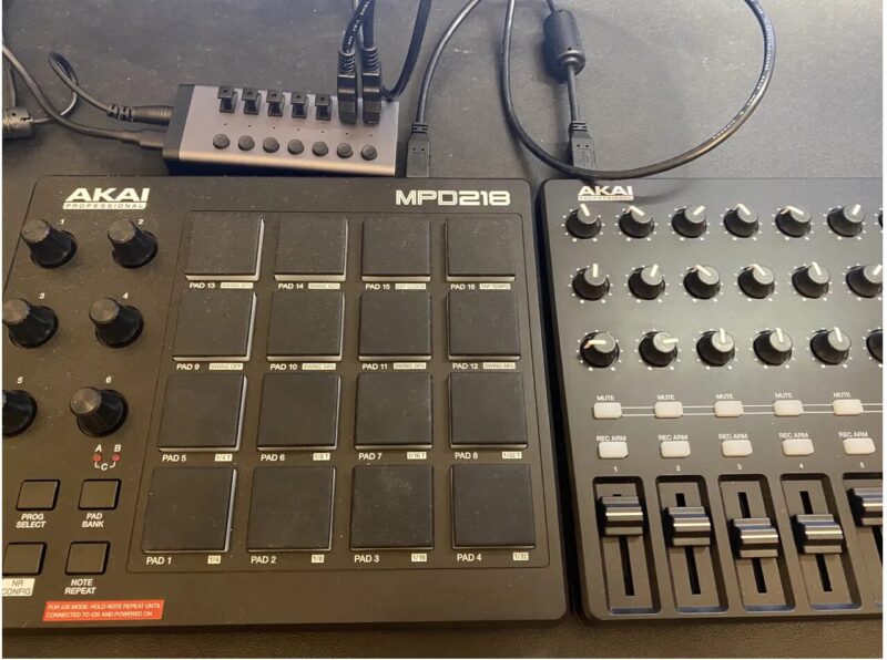 UGREEN USB ハブにAKAI MPD218・KeystationなどのMIDI機材を接続した状態